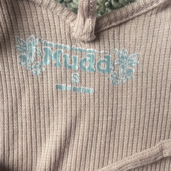 pink tank top - Picture 3 of 3